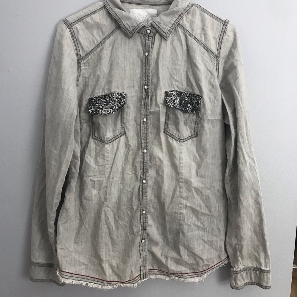 Size:0 Maurices premium button up